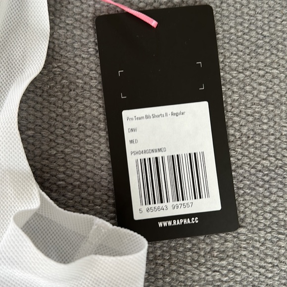 NWOT Rapha Pro Team Bib Shorts II - M - Picture 2 of 3